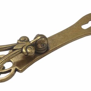 TIRADOR DE PENDULO CON ASA Y CON BOCA LLAVE, METALICO, CALADO, DE COLOR ORO VIEJO DE 15,50X3CM. 443222.