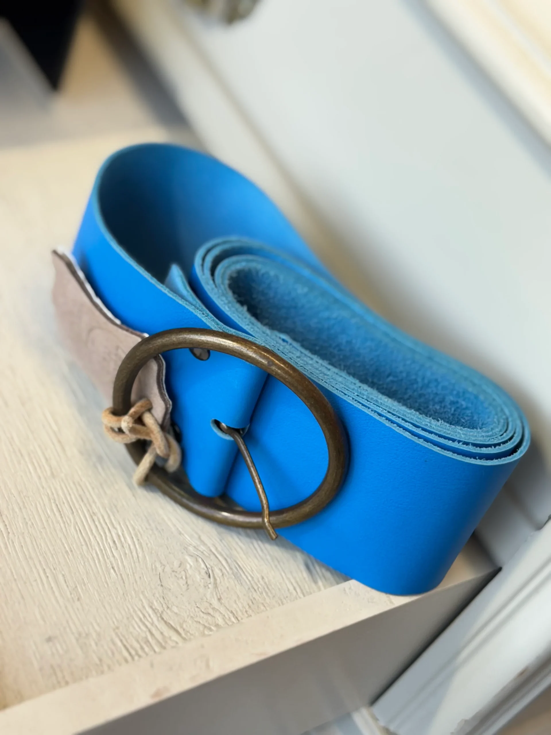 Cinturón piel liso azul Leather Hug - Imagen 3