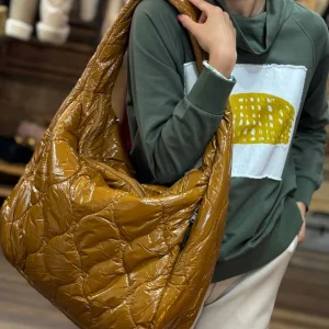 Bolso Tote acolchado shiny golden Canadian